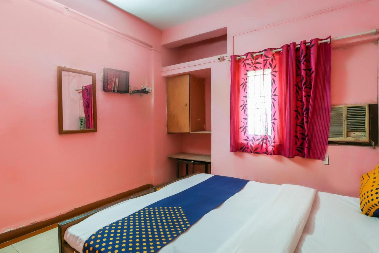 Spot On 67211 Hotel Gokul Daman Luaran gambar